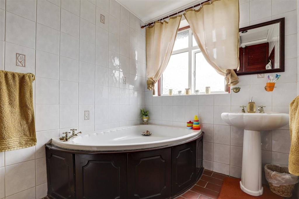 Davies Road, West Bridgford, Nottinghamshire, NG2 5JA