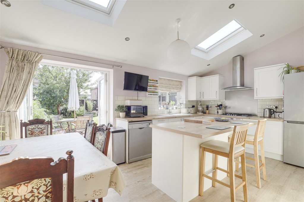 Grosvenor Avenue, Long Eaton, Derbyshire, NG10 3FQ