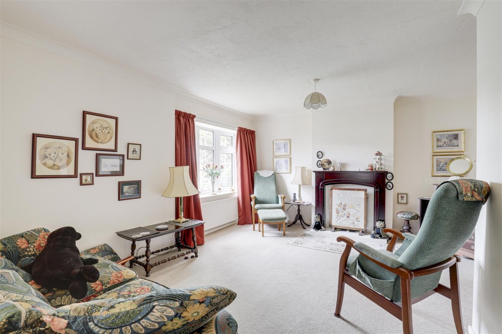 Westdale Lane, Carlton, Nottinghamshire, NG4 4FL