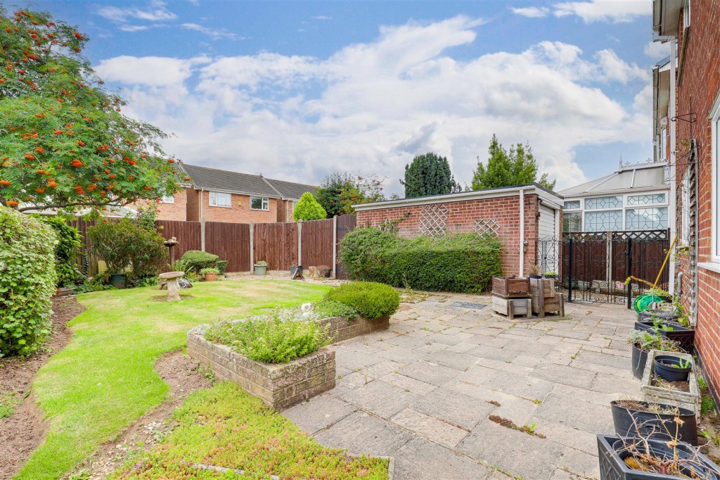 Westdale Lane, Carlton, Nottinghamshire, NG4 4FL