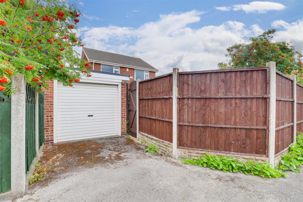 Westdale Lane, Carlton, Nottinghamshire, NG4 4FL