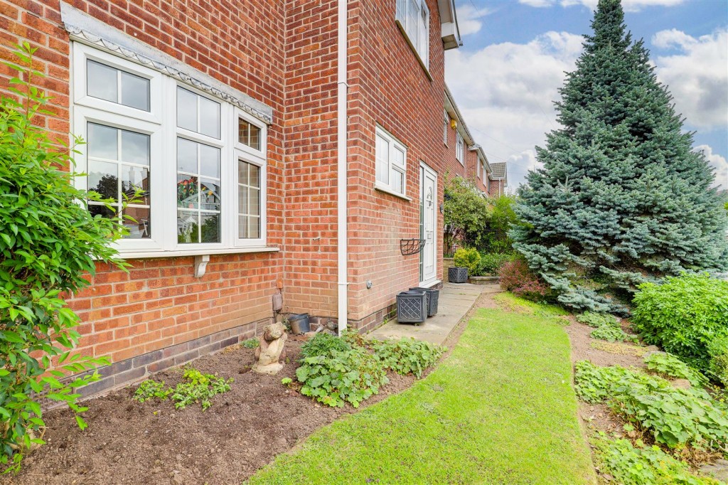 Westdale Lane, Carlton, Nottinghamshire, NG4 4FL