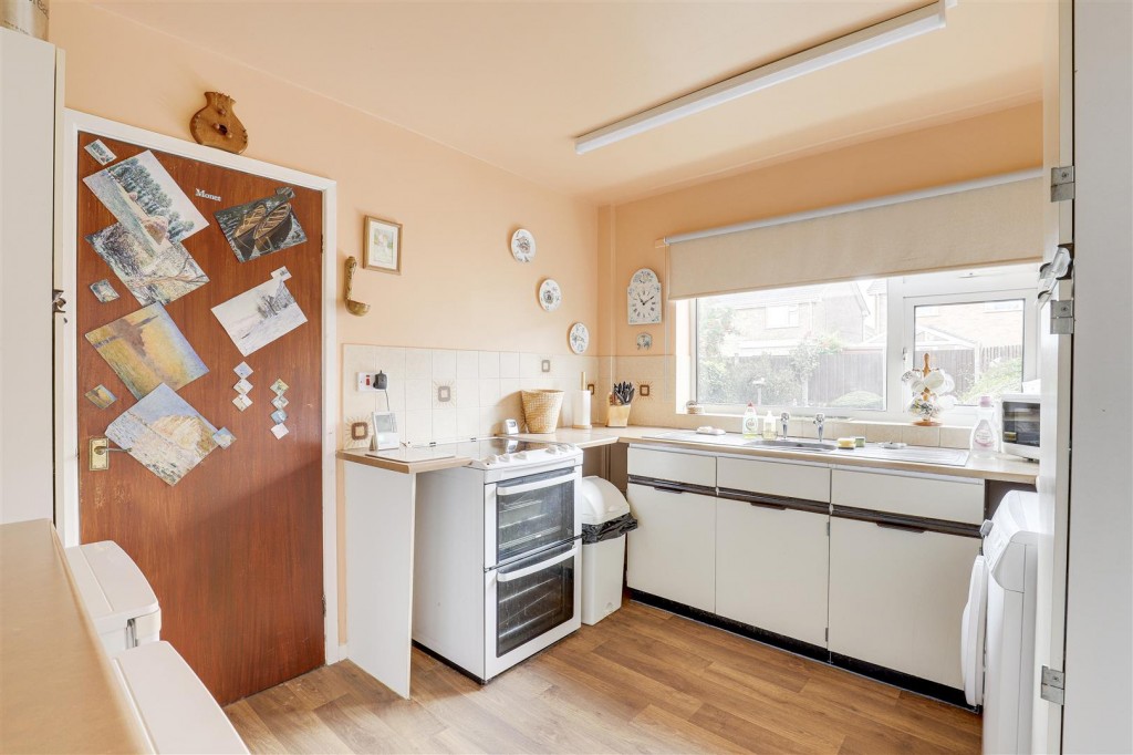 Westdale Lane, Carlton, Nottinghamshire, NG4 4FL