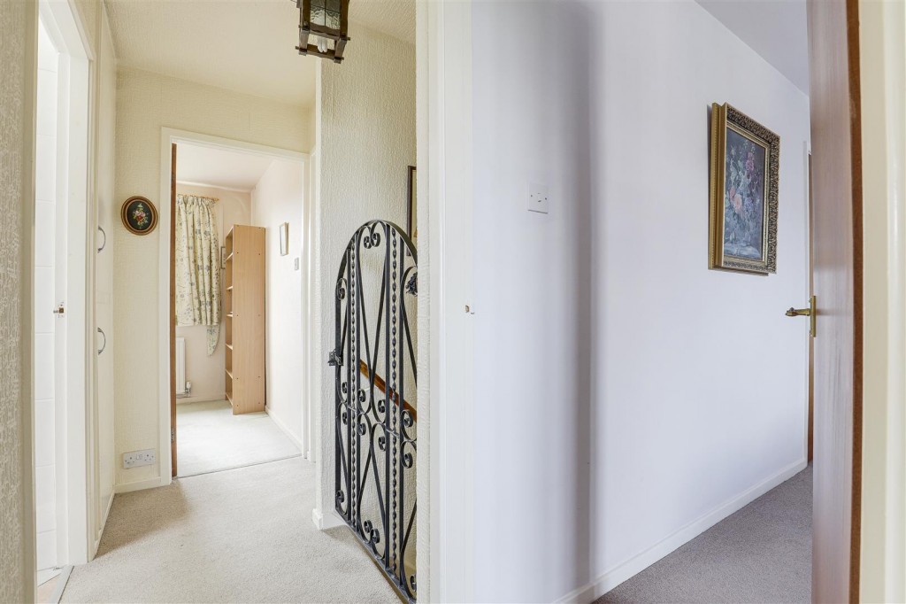 Westdale Lane, Carlton, Nottinghamshire, NG4 4FL