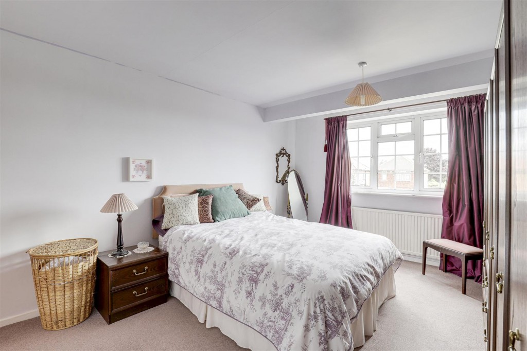 Westdale Lane, Carlton, Nottinghamshire, NG4 4FL