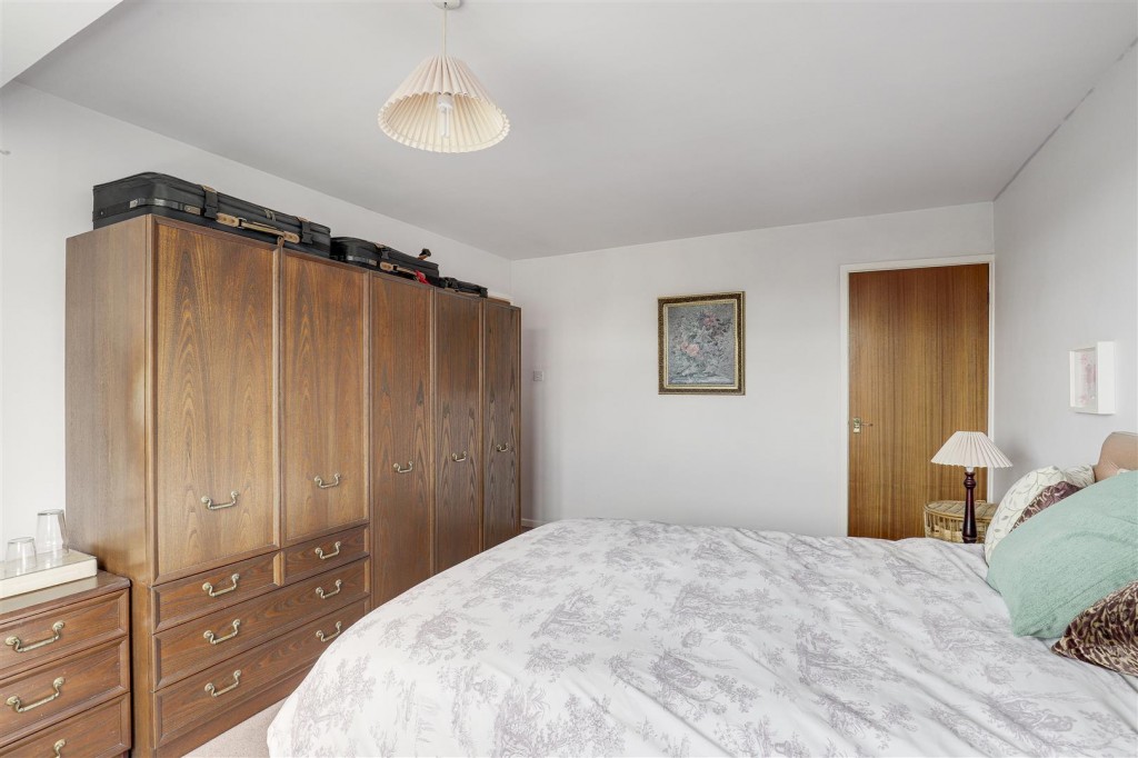 Westdale Lane, Carlton, Nottinghamshire, NG4 4FL