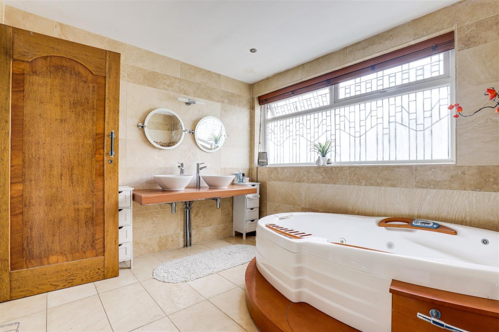 Oakdale Road, Carlton, Nottinghamshire, NG4 1AH