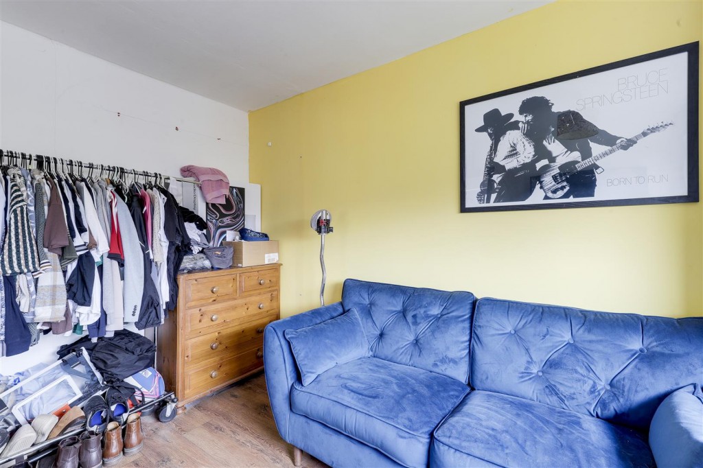 Ballerat Crescent, Top Valley, Nottinghamshire, NG5 9LJ
