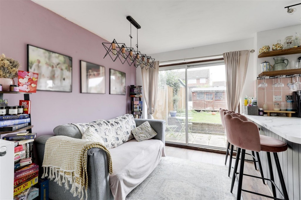 Ballerat Crescent, Top Valley, Nottinghamshire, NG5 9LJ