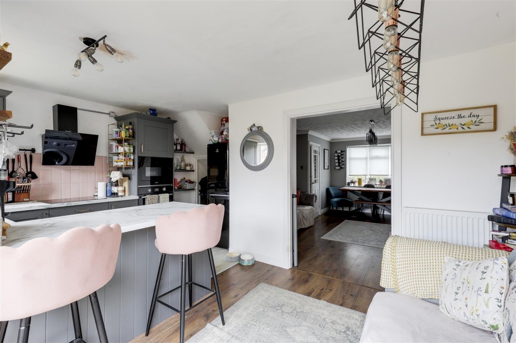 Ballerat Crescent, Top Valley, Nottinghamshire, NG5 9LJ