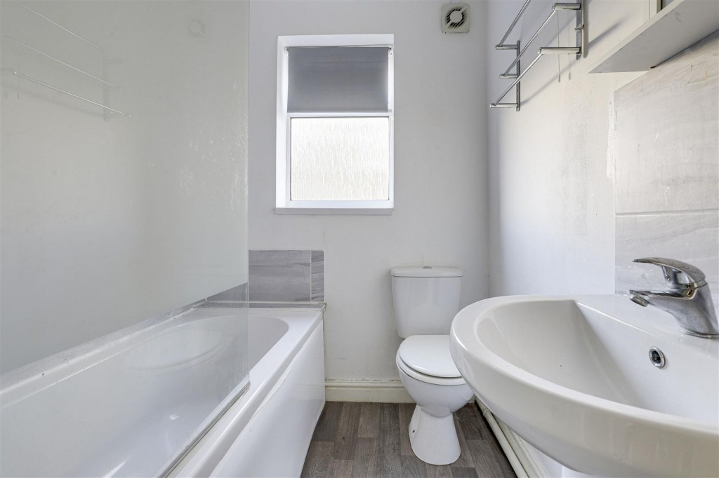 Vine Terrace, Hucknall, Nottinghamshire, NG15 7HN