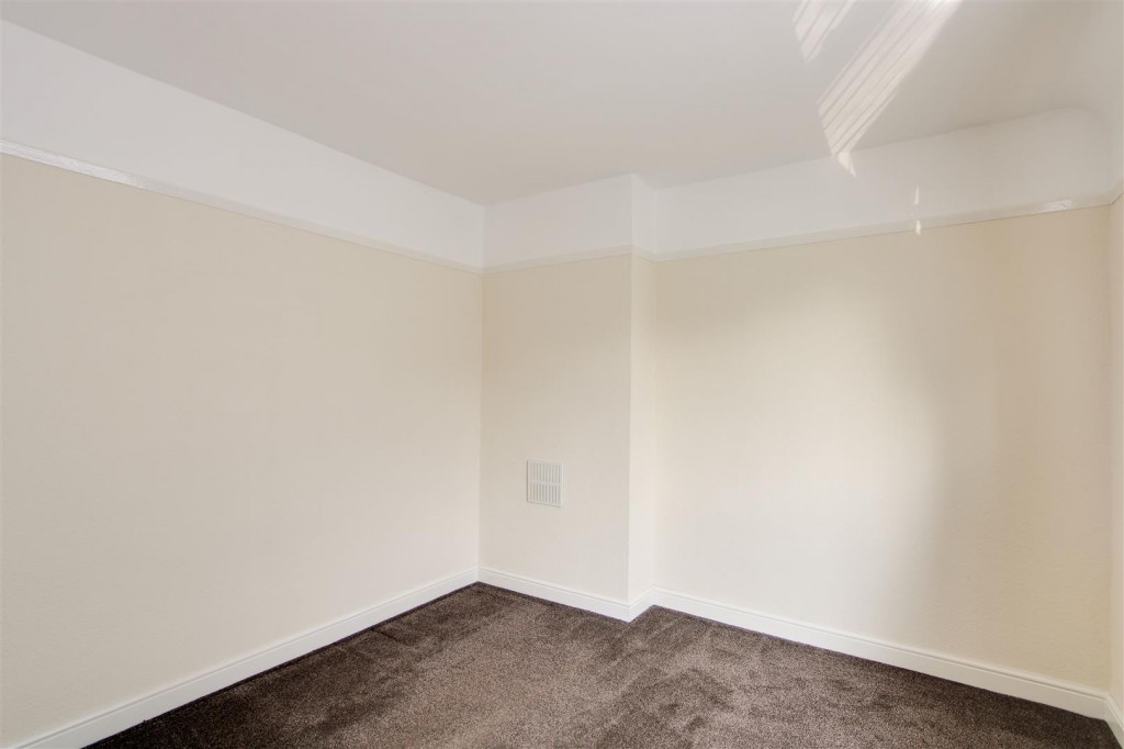 Fulwood Crescent, Aspley, Nottinghamshire, NG8 5QT