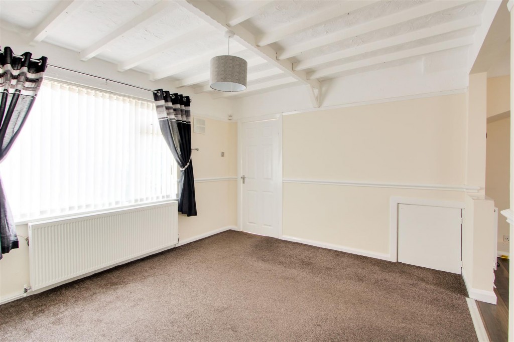 Fulwood Crescent, Aspley, Nottinghamshire, NG8 5QT