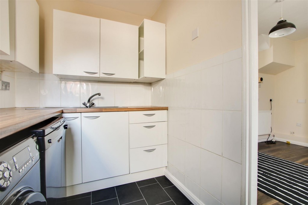 Fulwood Crescent, Aspley, Nottinghamshire, NG8 5QT