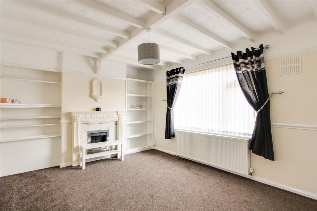 Fulwood Crescent, Aspley, Nottinghamshire, NG8 5QT