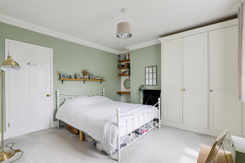 Wilford Lane, Wilford, Nottinghamshire, NG11 7AW