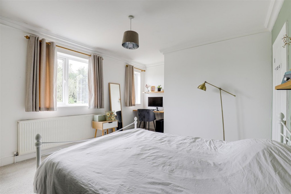 Wilford Lane, Wilford, Nottinghamshire, NG11 7AW
