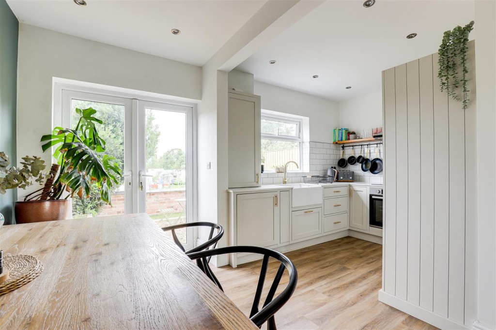 Wilford Lane, Wilford, Nottinghamshire, NG11 7AW