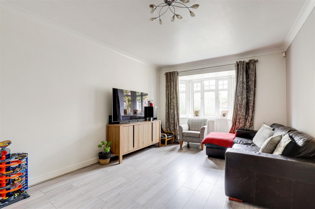 Linden Place, Mapperley, Nottinghamshire, NG3 5RB