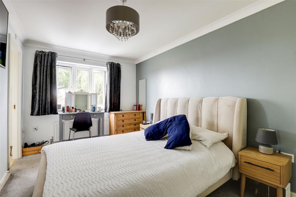 Linden Place, Mapperley, Nottinghamshire, NG3 5RB