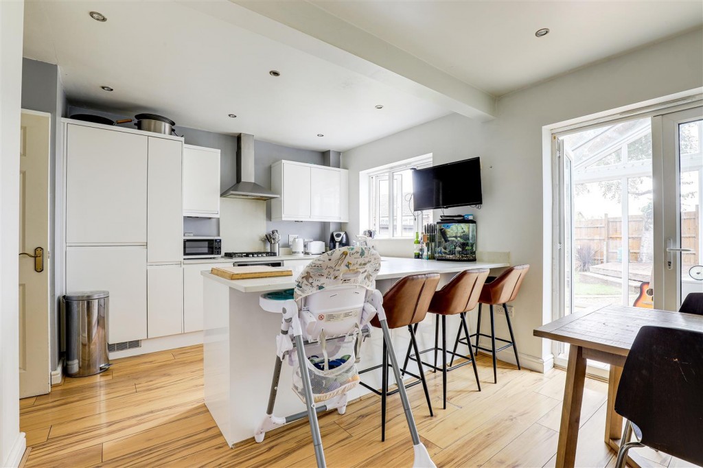 Linden Place, Mapperley, Nottinghamshire, NG3 5RB