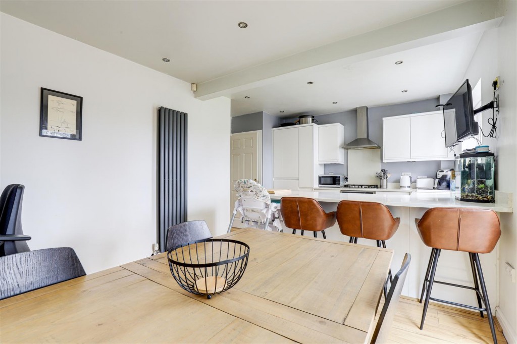 Linden Place, Mapperley, Nottinghamshire, NG3 5RB