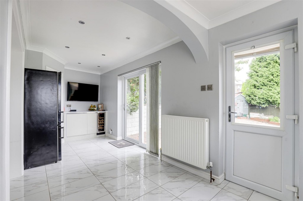 County Road, Gedling, Nottinghamshire, NG4 4JL