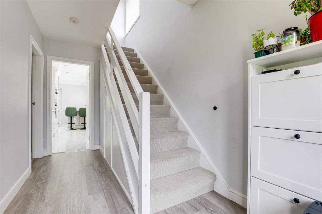 County Road, Gedling, Nottinghamshire, NG4 4JL