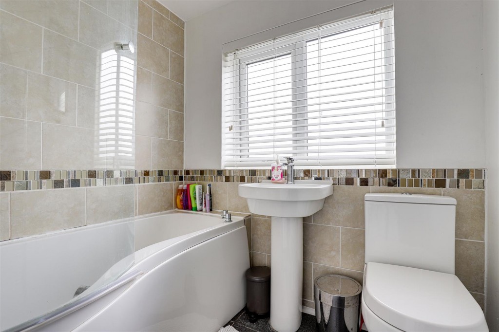 County Road, Gedling, Nottinghamshire, NG4 4JL