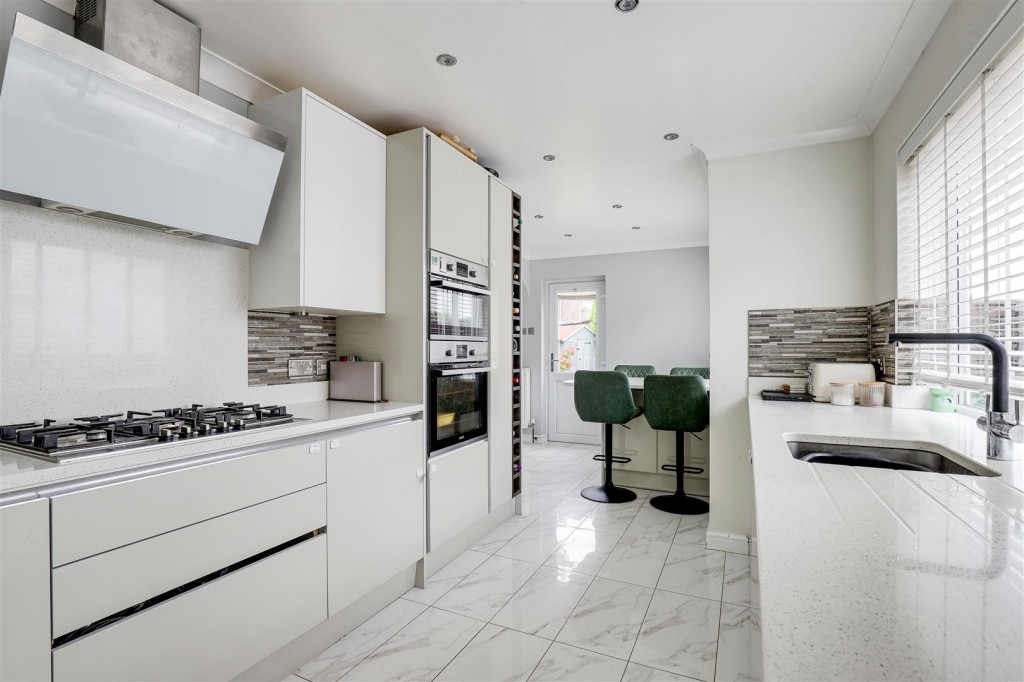 County Road, Gedling, Nottinghamshire, NG4 4JL