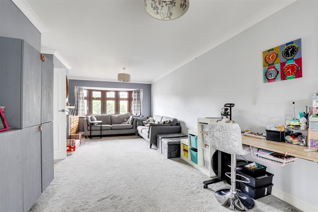 County Road, Gedling, Nottinghamshire, NG4 4JL