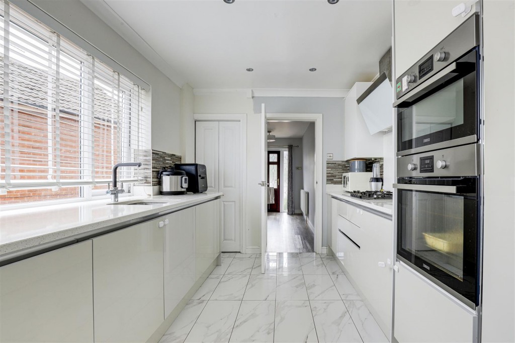 County Road, Gedling, Nottinghamshire, NG4 4JL