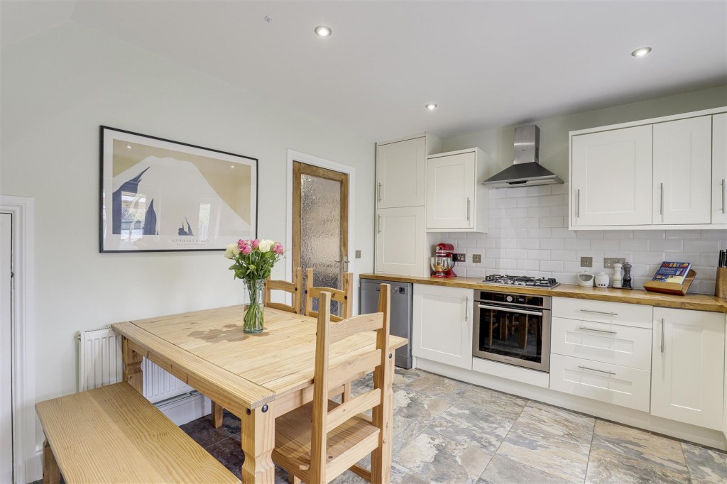 Queens Road West, Beeston, Nottinghamshire, NG9 1GW