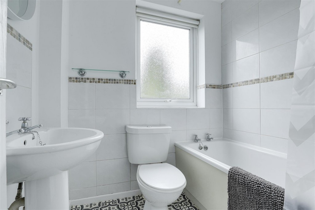 Mickleborough Avenue, Nottingham, NG3 3EJ