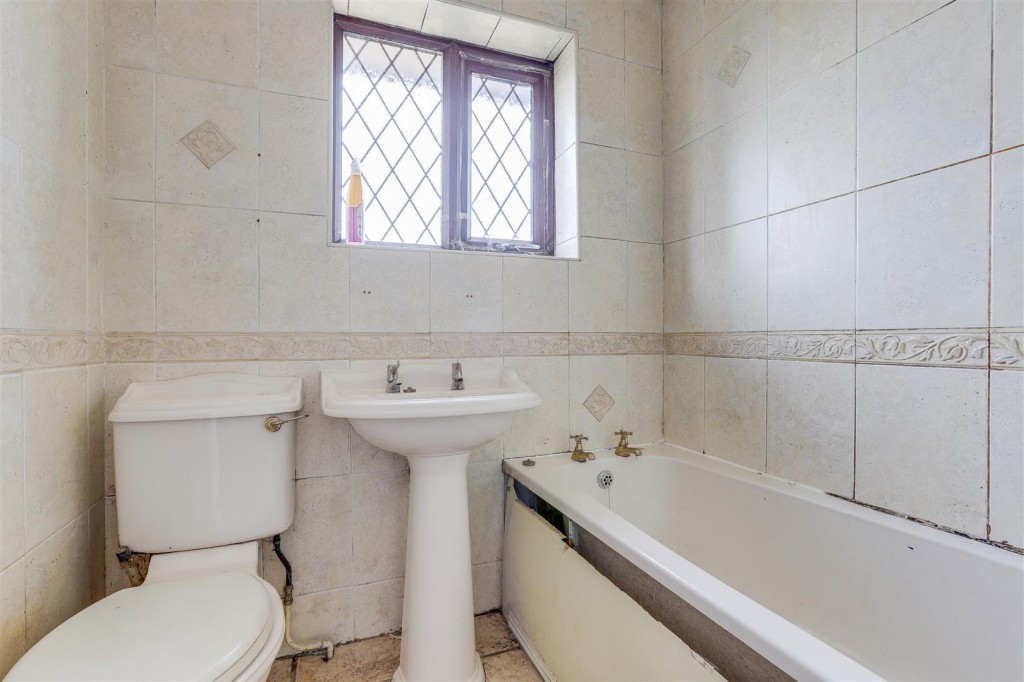 Bolingey Way, Hucknall, Nottinghamshire, NG15 6GZ