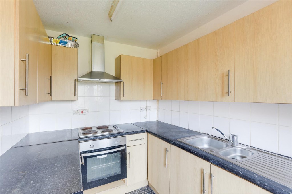 Bolingey Way, Hucknall, Nottinghamshire, NG15 6GZ