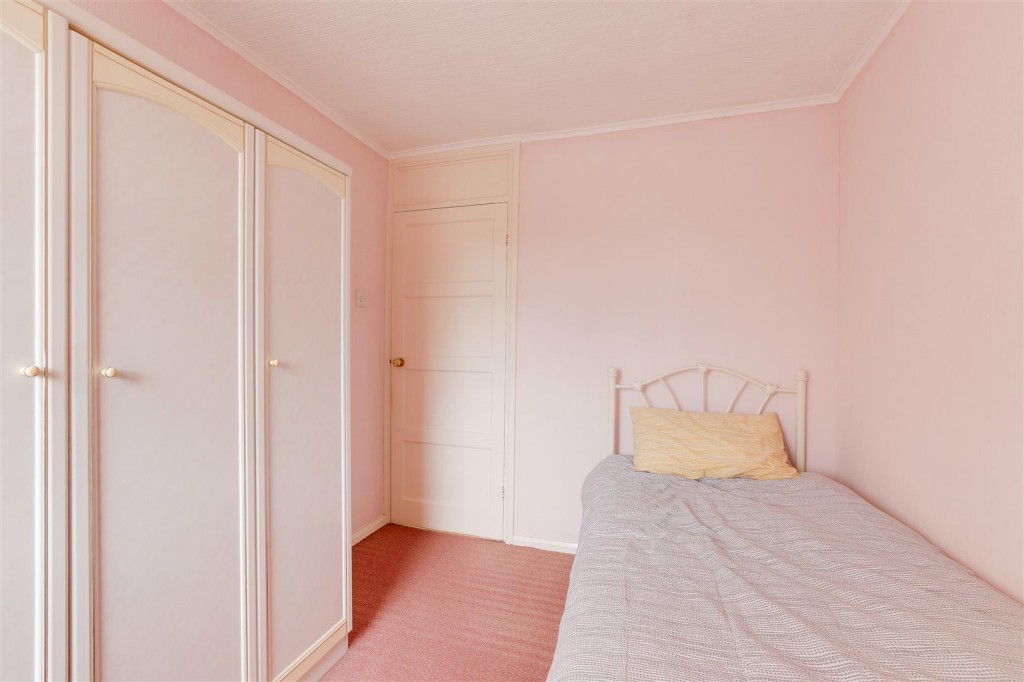 Hollington Road, Beechdale, Nottinghamshire, NG8 3HN