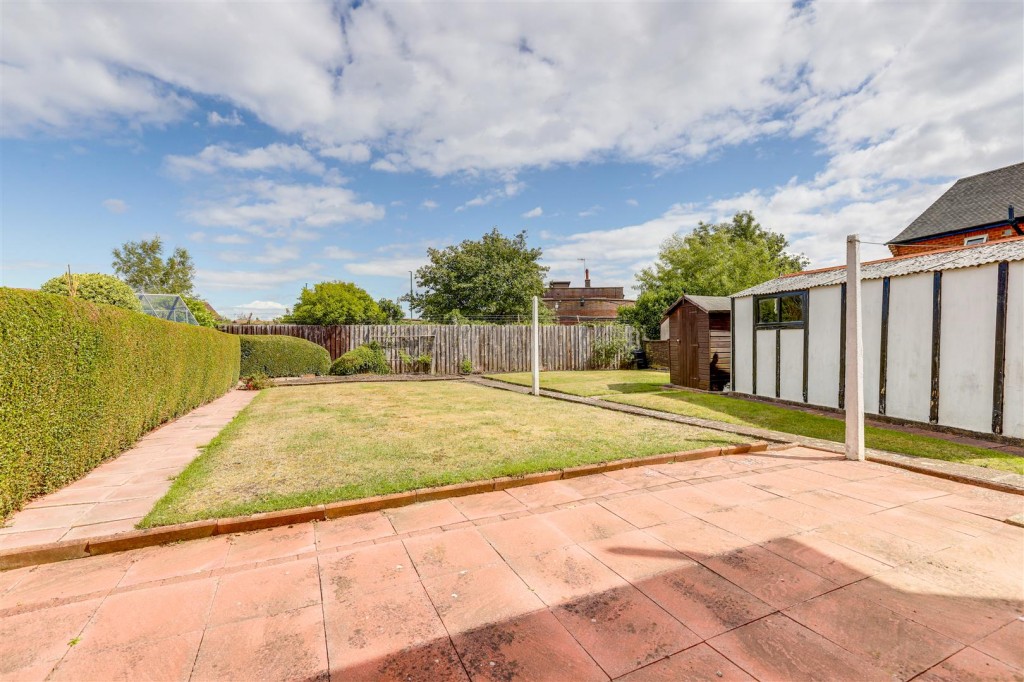 Hollington Road, Beechdale, Nottinghamshire, NG8 3HN