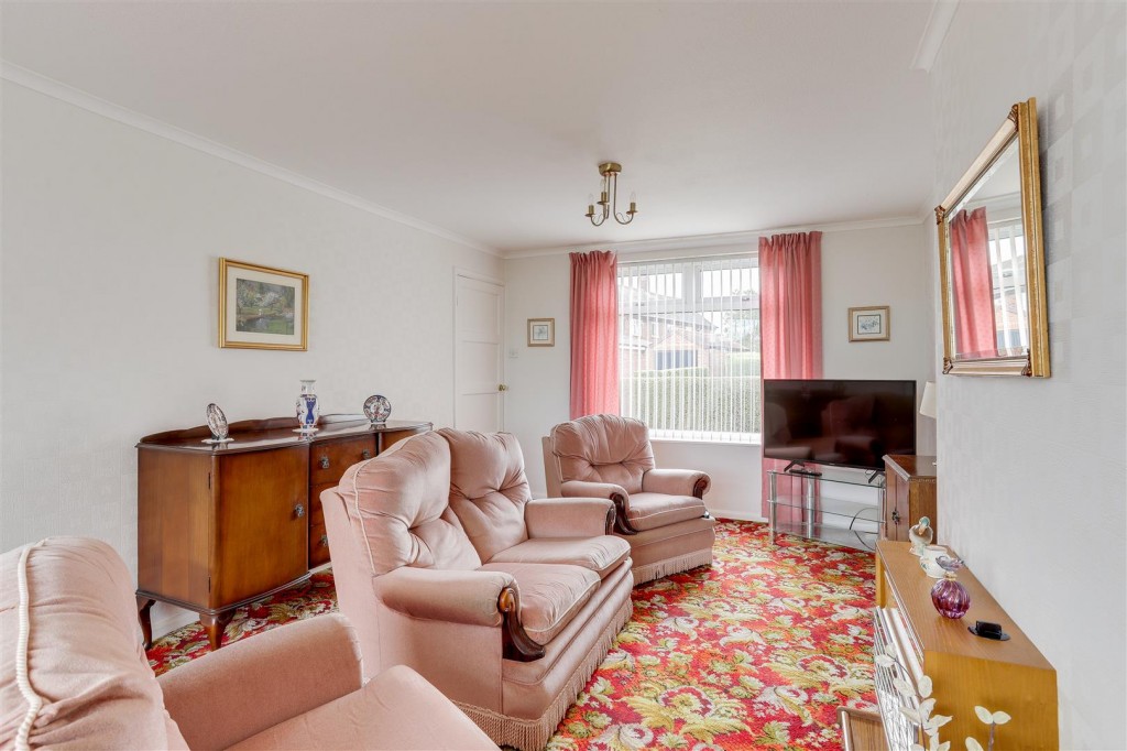 Hollington Road, Beechdale, Nottinghamshire, NG8 3HN