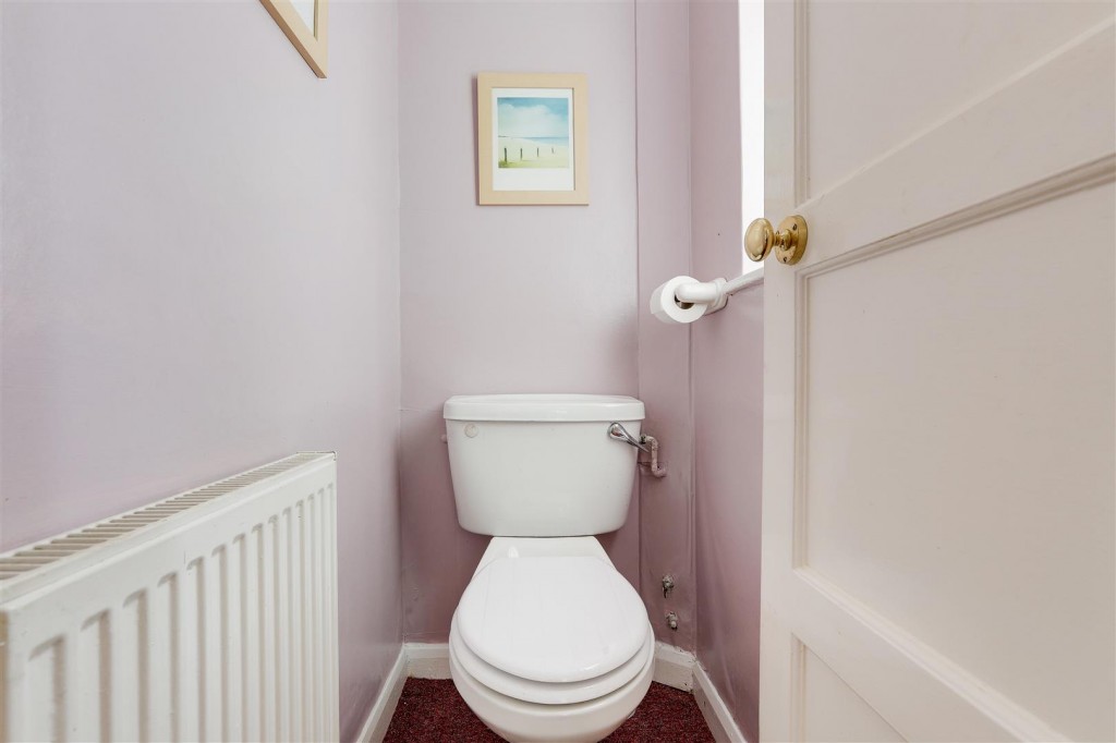 Hollington Road, Beechdale, Nottinghamshire, NG8 3HN