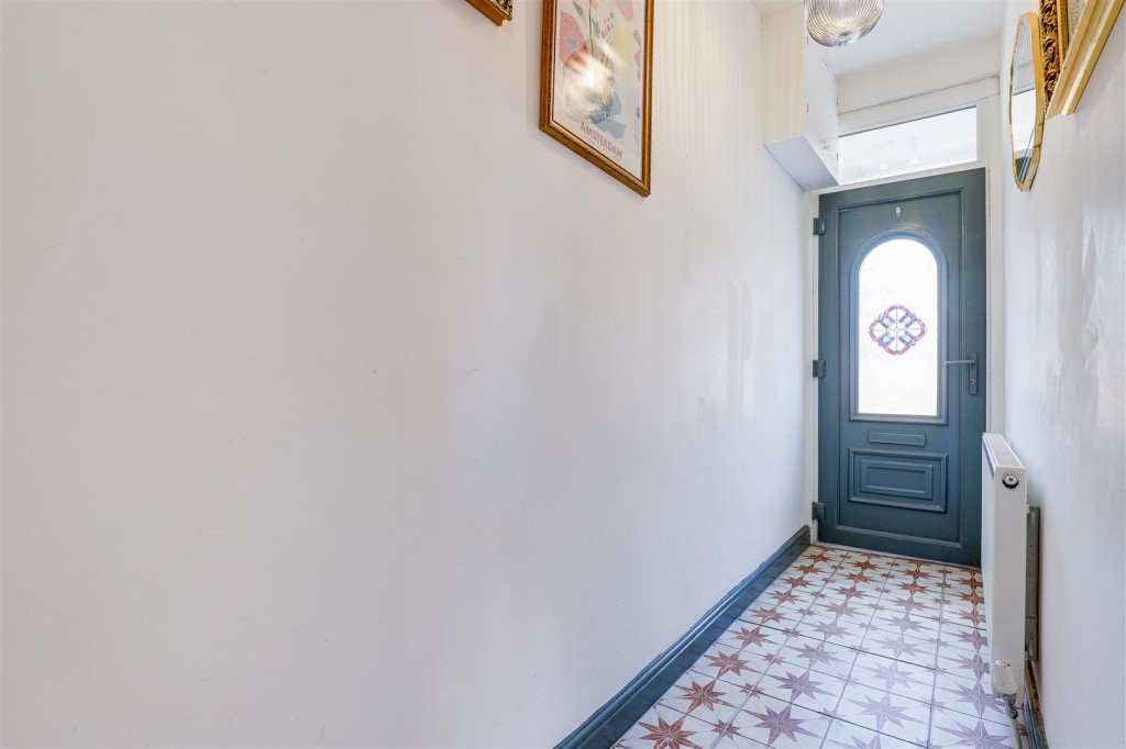 Gladstone Avenue, Gotham, Nottinghamshire, NG11 0HN