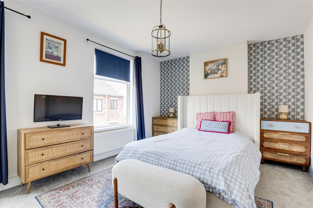 Gladstone Avenue, Gotham, Nottinghamshire, NG11 0HN