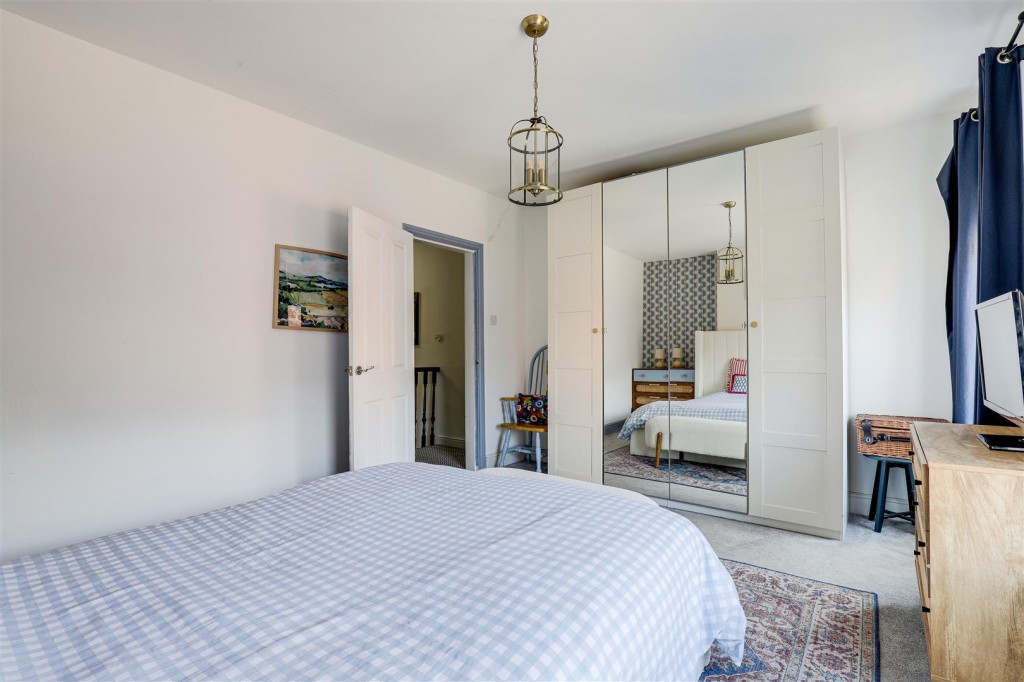 Gladstone Avenue, Gotham, Nottinghamshire, NG11 0HN