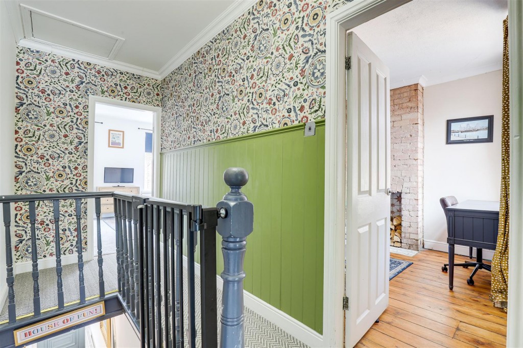 Gladstone Avenue, Gotham, Nottinghamshire, NG11 0HN