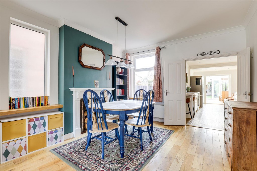 Gladstone Avenue, Gotham, Nottinghamshire, NG11 0HN