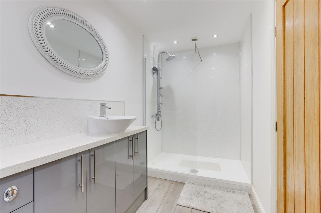 Linby Road, Hucknall, Nottinghamshire, NG15 7TW