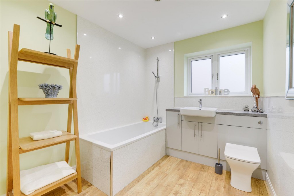 Linby Road, Hucknall, Nottinghamshire, NG15 7TW