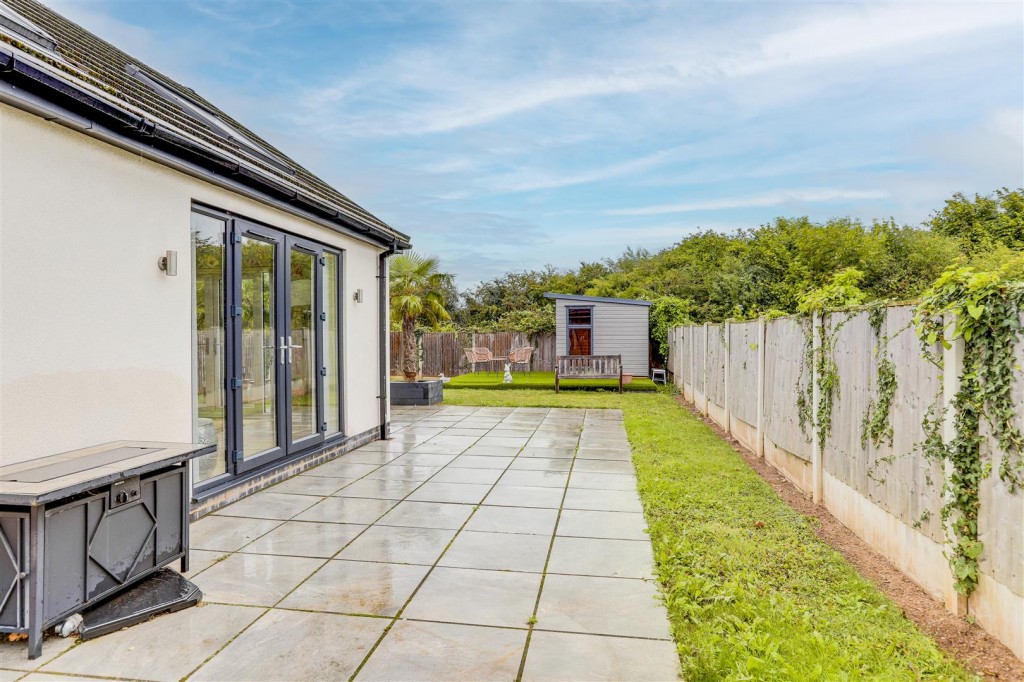 Linby Road, Hucknall, Nottinghamshire, NG15 7TW