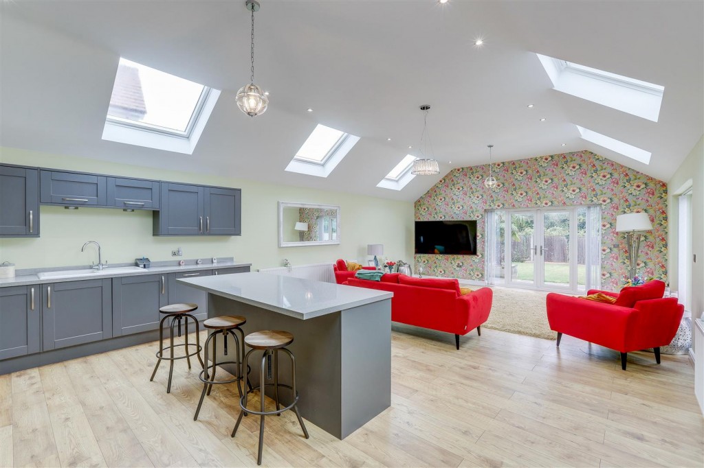 Linby Road, Hucknall, Nottinghamshire, NG15 7TW