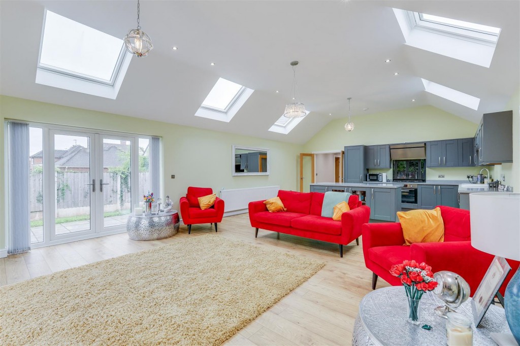 Linby Road, Hucknall, Nottinghamshire, NG15 7TW